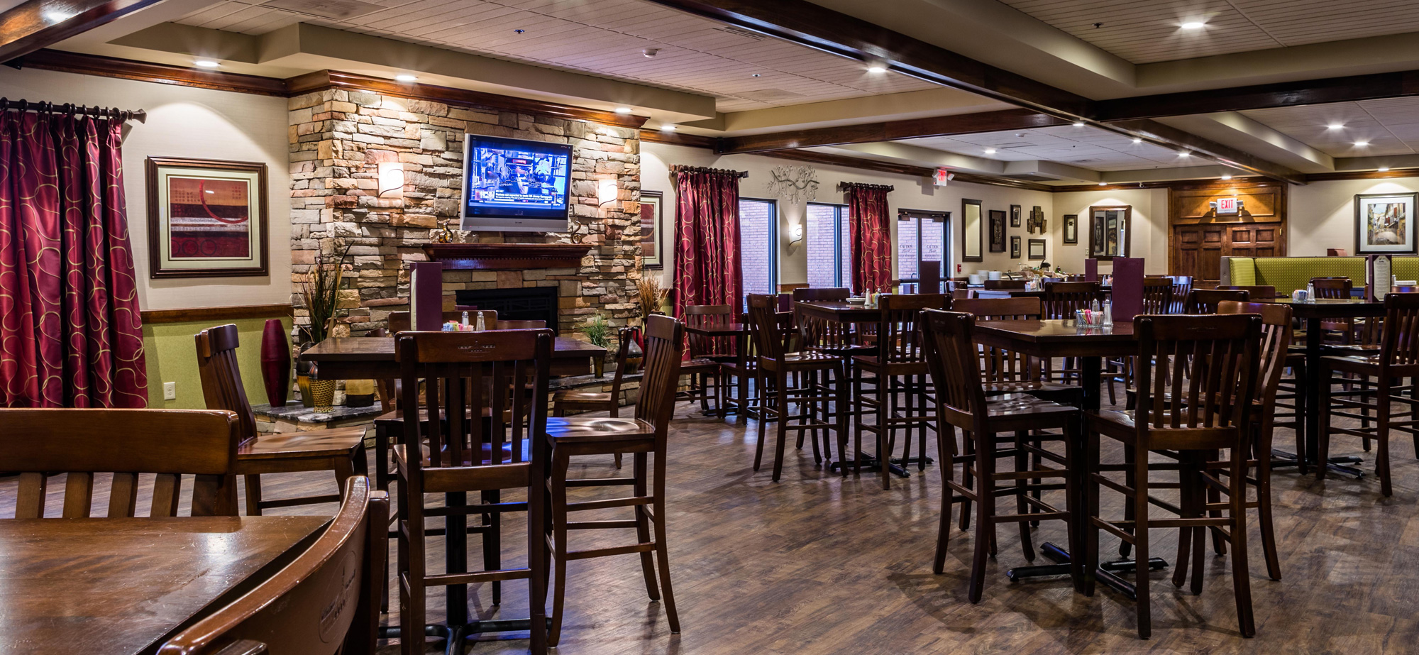 colonial grille, casual, restaurant, dining, central massachusetts